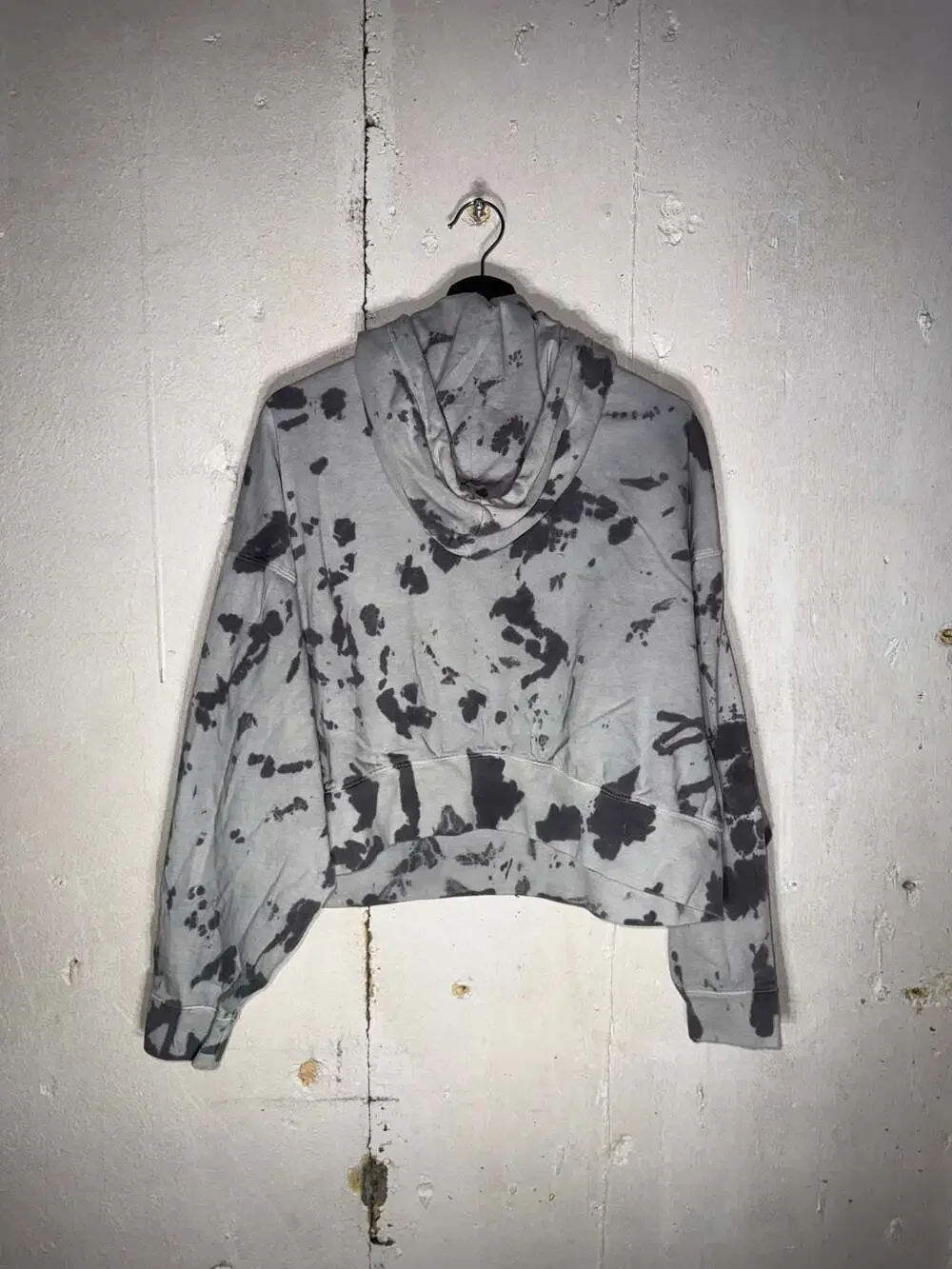 Nike Women's Sportswear Essential Tie-Dye Cropped Hoodie DM6716-010